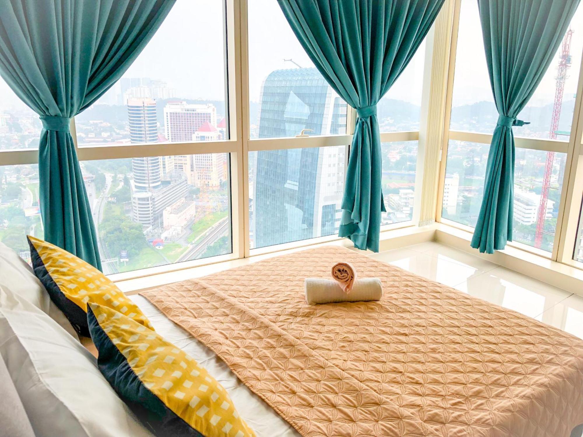 Chrisenbel Suites - Pinnacle PJ Petaling Jaya Buitenkant foto